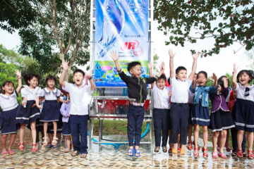 Grupo de crianças vietnamitas